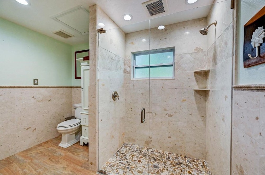 6109 45th Avenue Dr, Bradenton FL  34203-9501 exterior