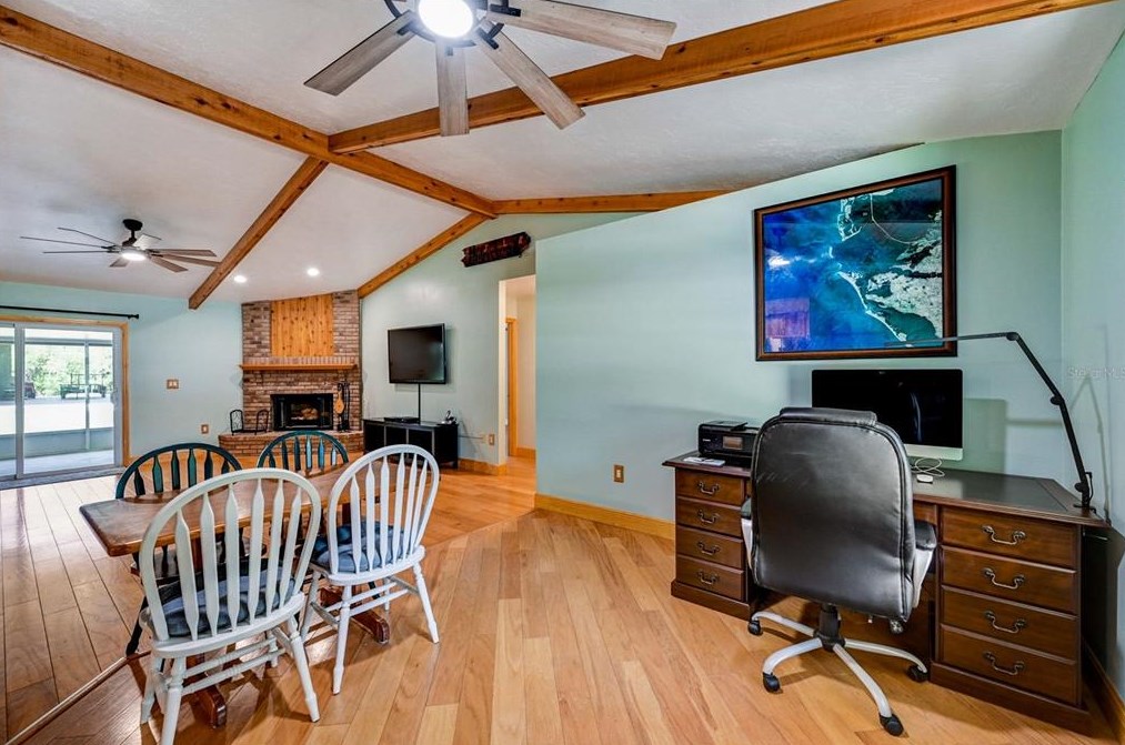 6109 45th Avenue Dr, Bradenton FL  34203-9501 exterior