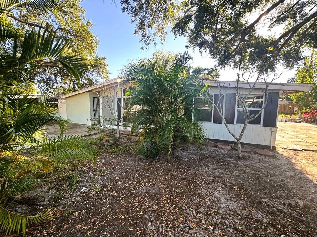 2027 Ivy Pl, Sarasota, FL 34235-8130
