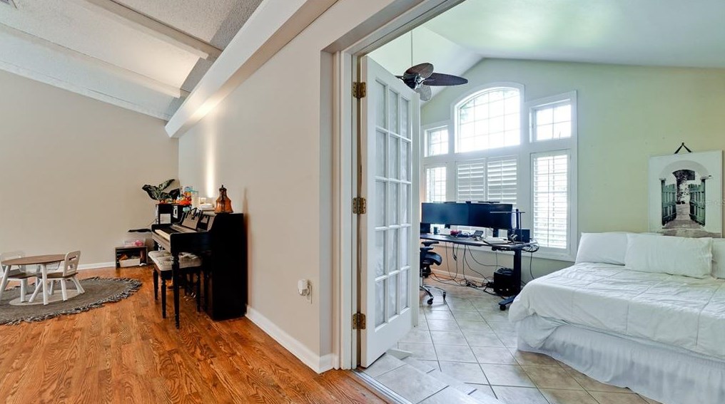 5346 Dominica Cir, Sarasota FL  34233-3817 exterior