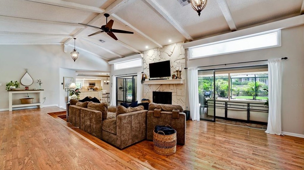 5346 Dominica Cir, Sarasota FL  34233-3817 exterior