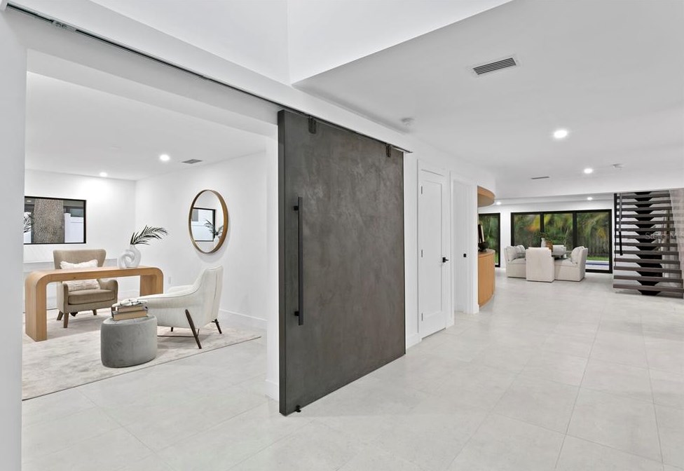 4408 Macdill Ave, Tampa FL  33611-2714 exterior