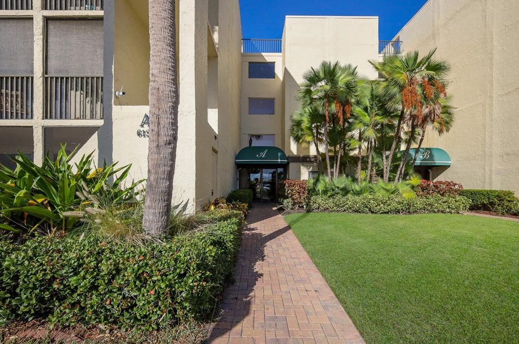 6124 43rd St W #207a, Bradenton, FL 34210