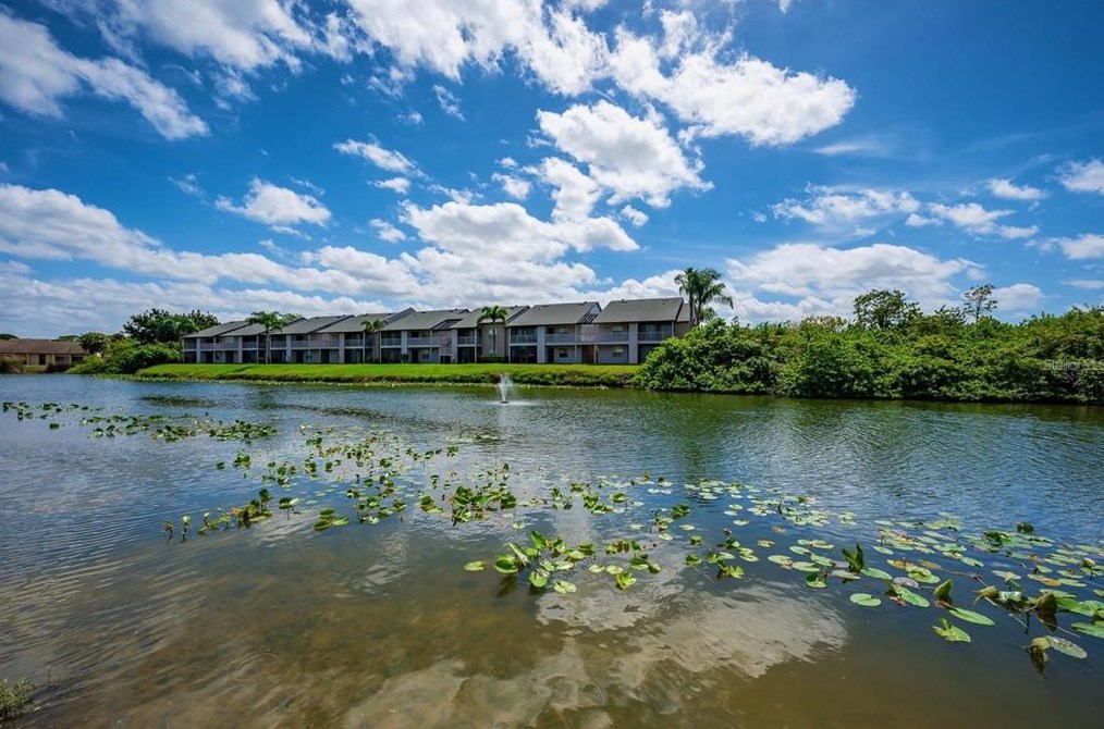 2713 Hidden Lake Blvd, Sarasota FL  34237-4566 exterior