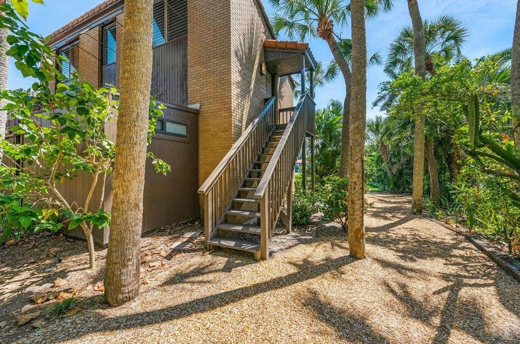 44 Sandy Cove Rd, Sarasota, FL 34242-1619