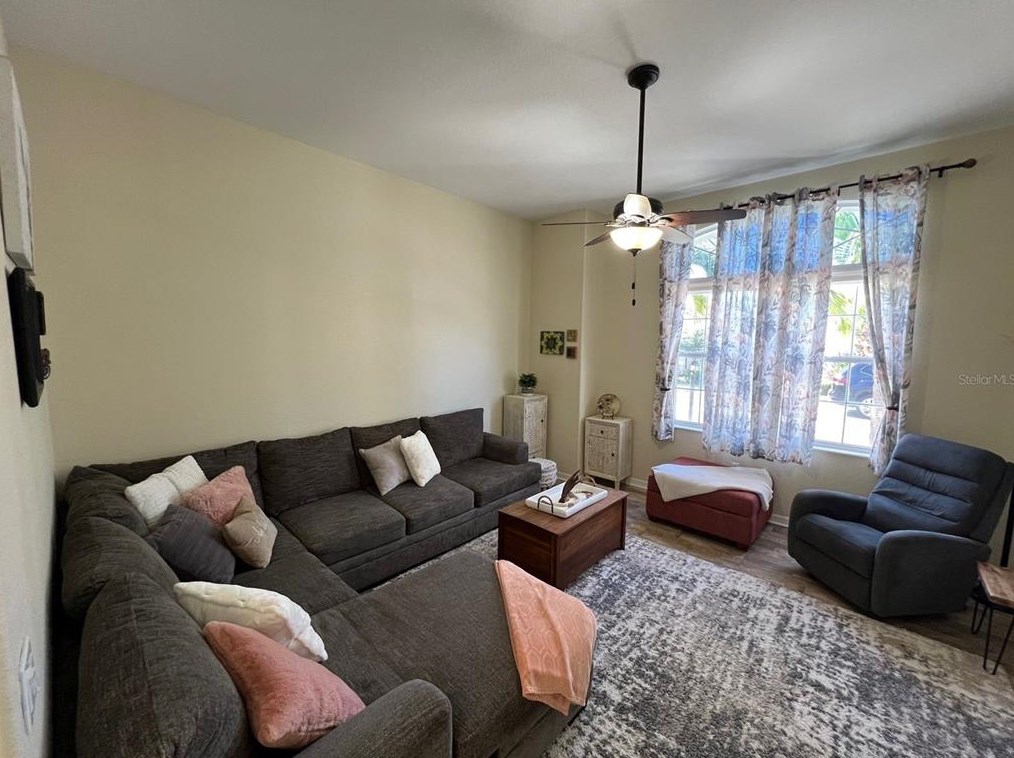 3219 78th Ave, Sarasota, FL 34243-4140
