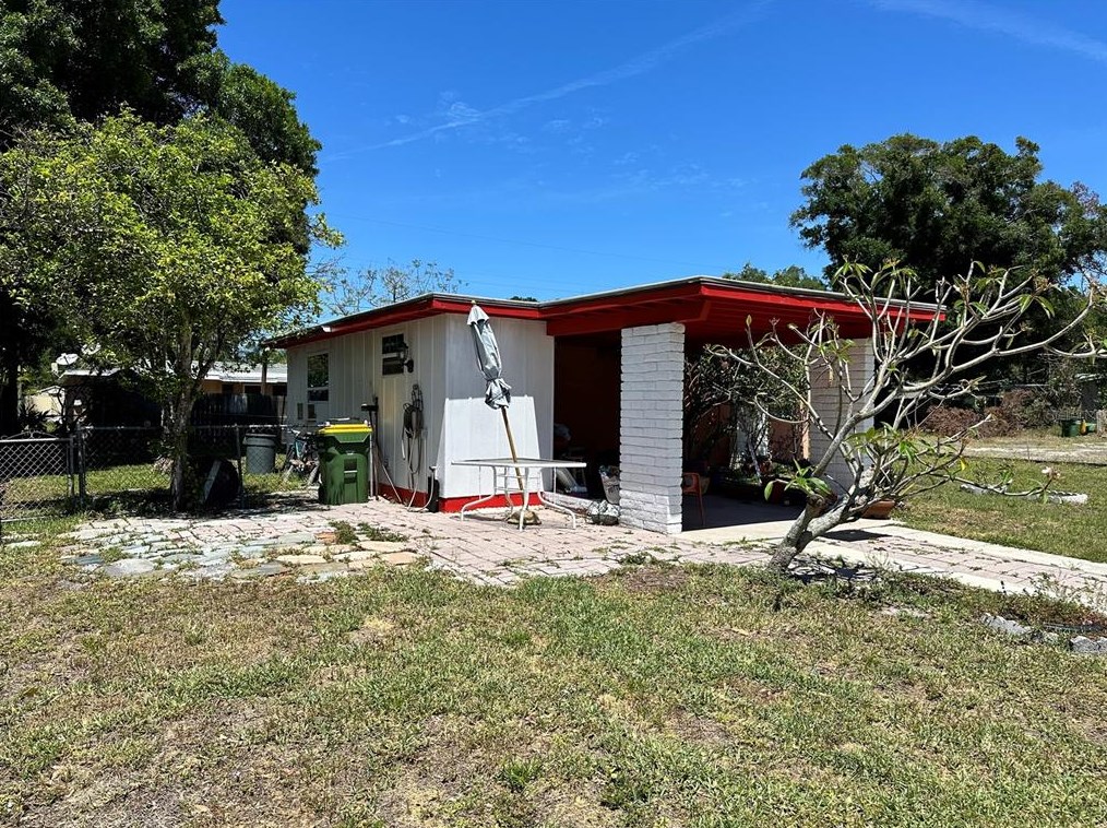 2305 Temple St, Sarasota, FL 34239-2436