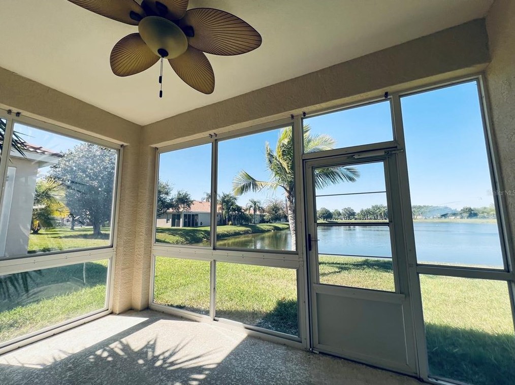 4117 Cascade Falls Dr, Sarasota FL 34243-4284 exterior