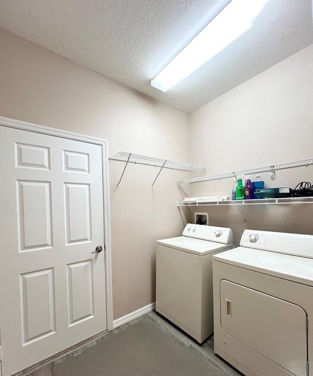 4117 Cascade Falls Dr, Sarasota FL 34243-4284 exterior