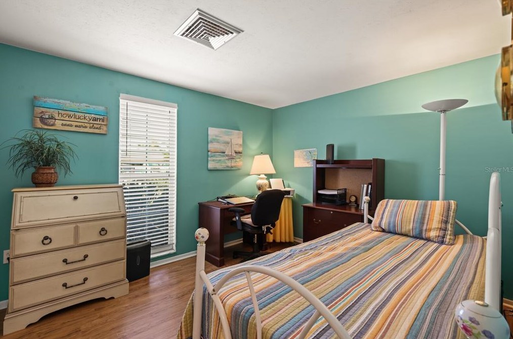 608 Foxworth Ln, Bradenton Beach FL  34217-1221 exterior