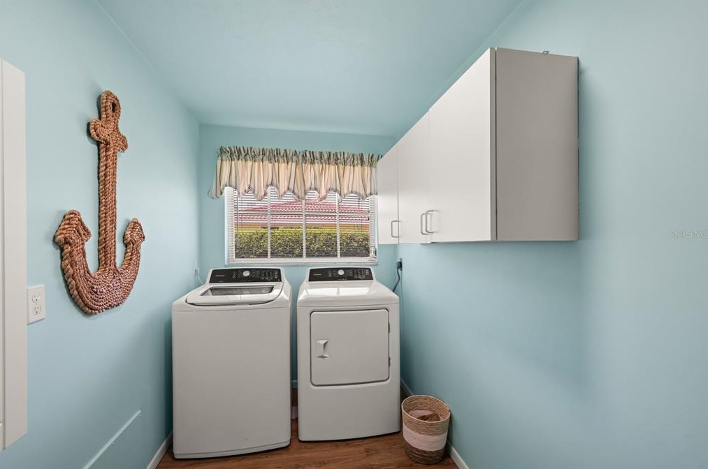 608 Foxworth Ln, Bradenton Beach FL  34217-1221 exterior