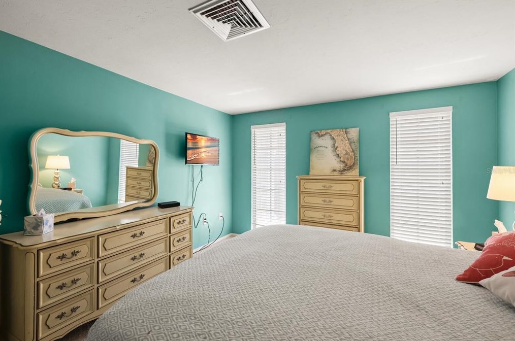 608 Foxworth Ln, Bradenton Beach FL  34217-1221 exterior