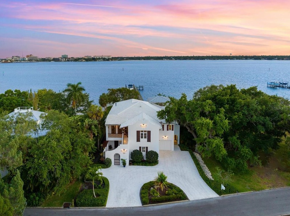 1313 Riverside Dr, Palmetto, FL 34221