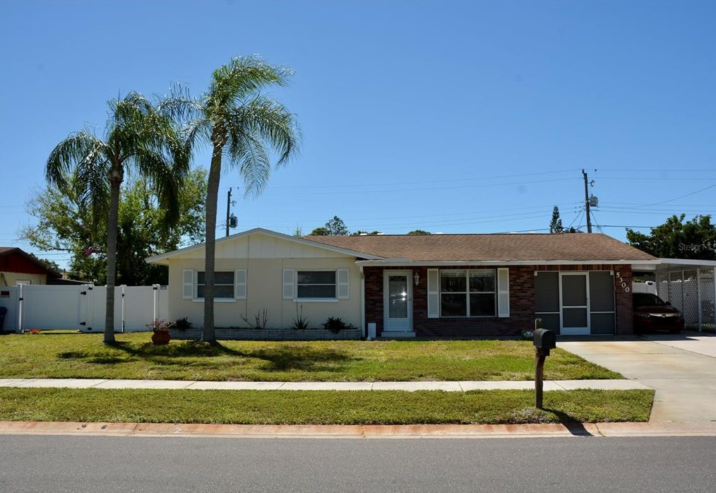 5300 Brookmeade Dr, Sarasota, FL 34232-5628