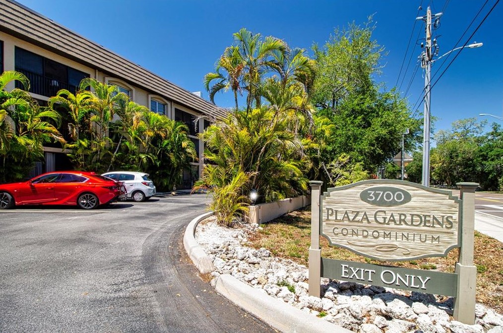 3700 S Osprey Ave #121, Sarasota, FL 34239