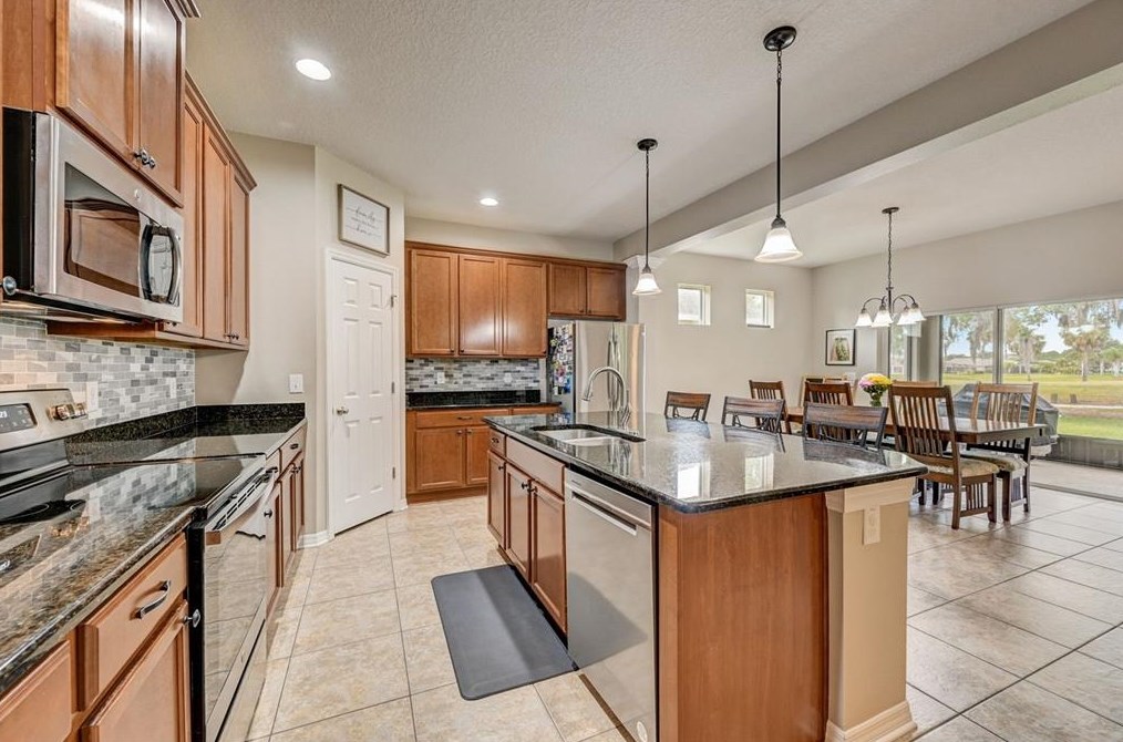 9023 Raes Creek Pl, Palmetto, FL 34221-6615