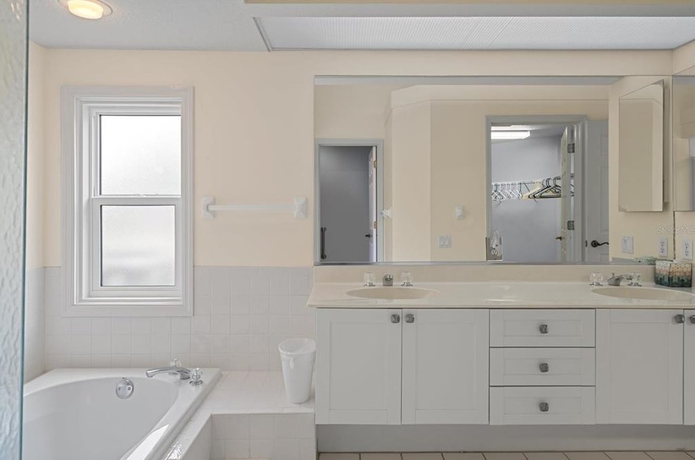 8718 53rd Pl, Bradenton FL  34211-3701 exterior