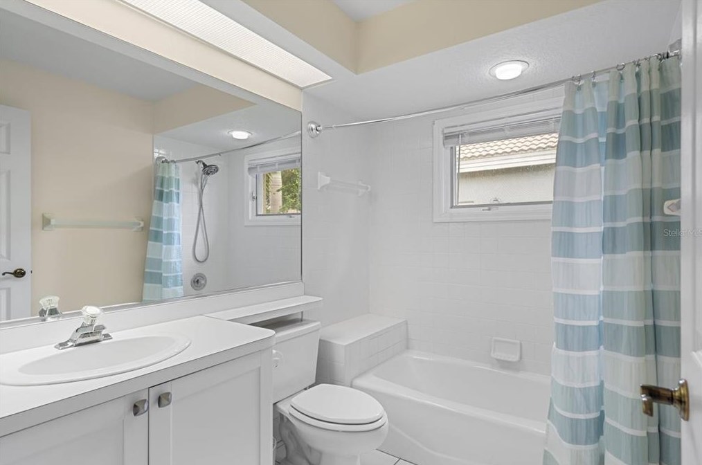 8718 53rd Pl, Bradenton FL  34211-3701 exterior