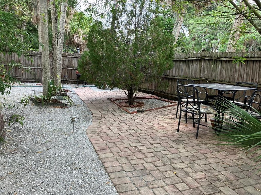 617 Mangrove Point Rd #b, Sarasota, FL 34242