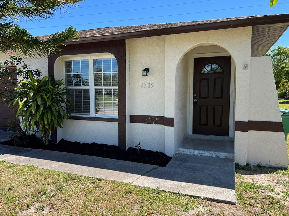 4303-4305 Sw Santa Barbara Pl, Cape Coral, FL 33914
