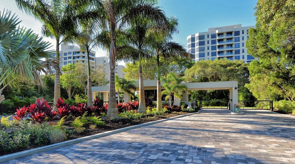 1211 Gulf Of Mexico Dr, Longboat Key FL  34228-3686 exterior