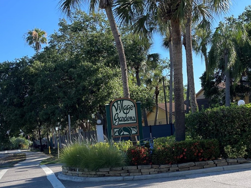 5067 Village Gardens Dr, Sarasota FL  34234-4010 exterior