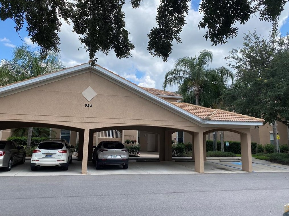 923 Fairwaycove Ln #106, Bradenton, FL 34212