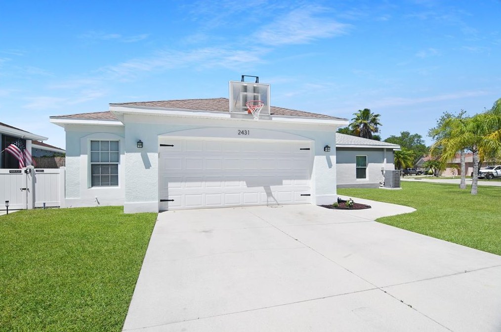 2431 29th Ave E, Palmetto, FL 34221