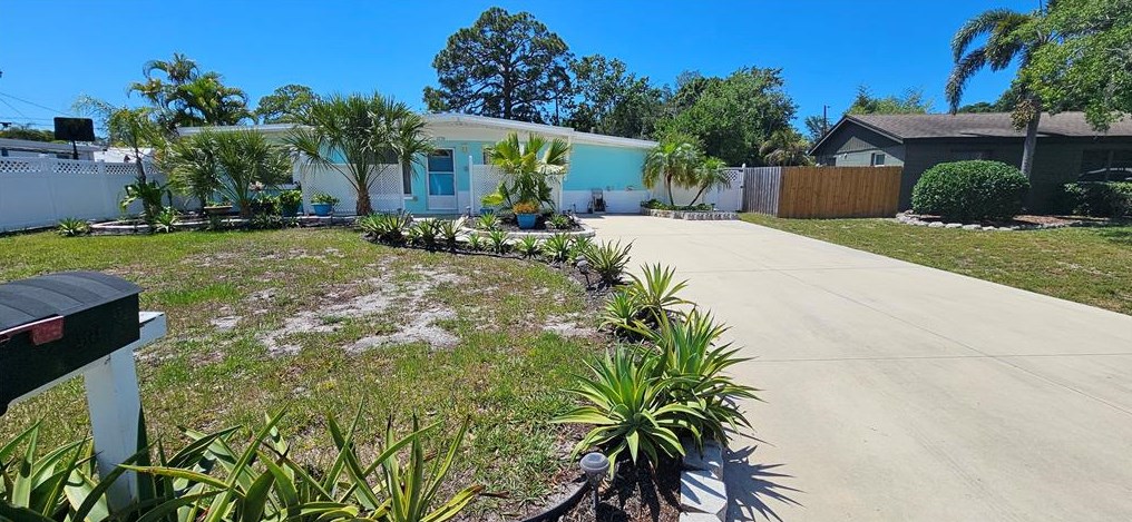 3734 Lokai Pl, Sarasota, FL 34232-5542