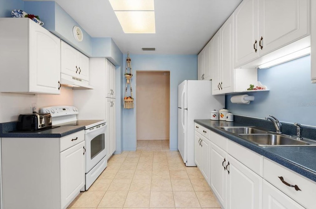 2237 2nd Ave, Bradenton, FL 34208-1603