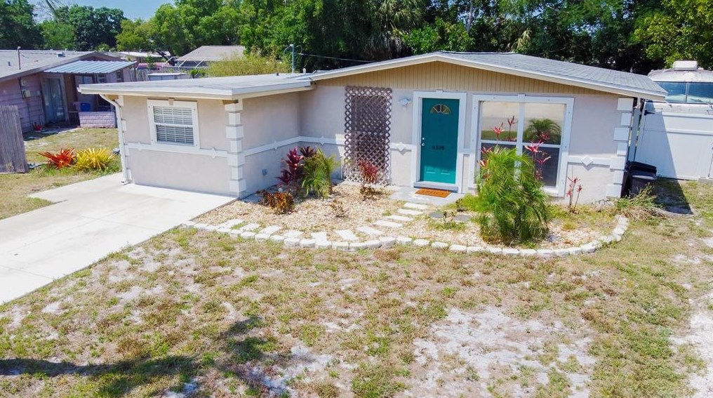 4319 56th Avenue Ter, Bradenton, FL 34203-5545