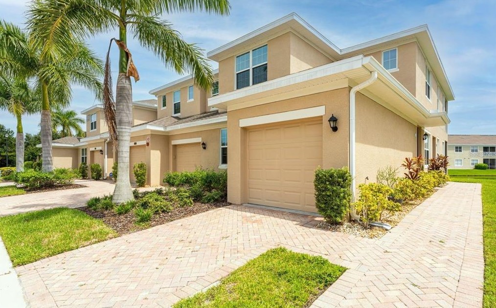 8649 Karpeal Dr #5, Sarasota, FL