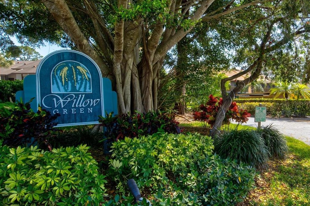 3067 Willow Grn, Sarasota, FL 34235-2038