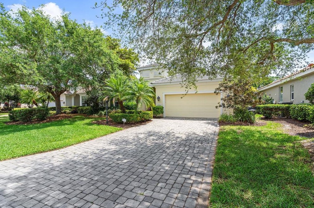 8416 Abingdon Ct, Bradenton, FL 34201
