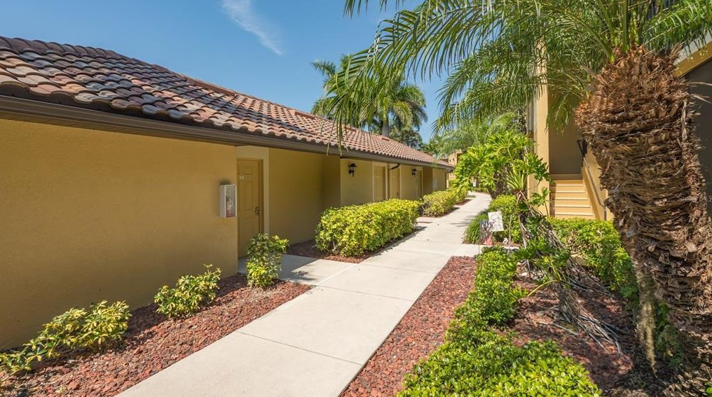 7235 River Hammock Dr, Bradenton, FL 34212-4246