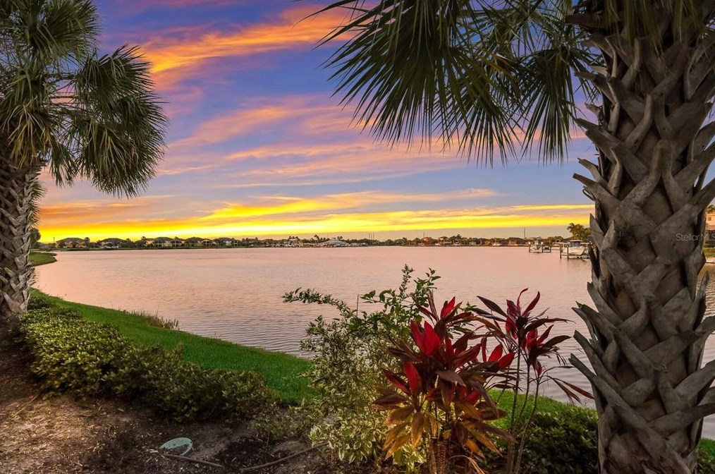 1013 Riverscape St, Bradenton, FL 34208-5708