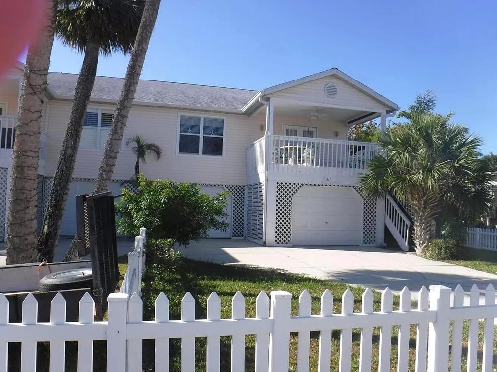 311 57th St, Holmes Beach, FL 34217