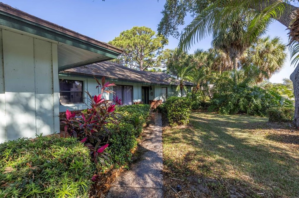 6110 45th St, Bradenton, FL 34210-4003