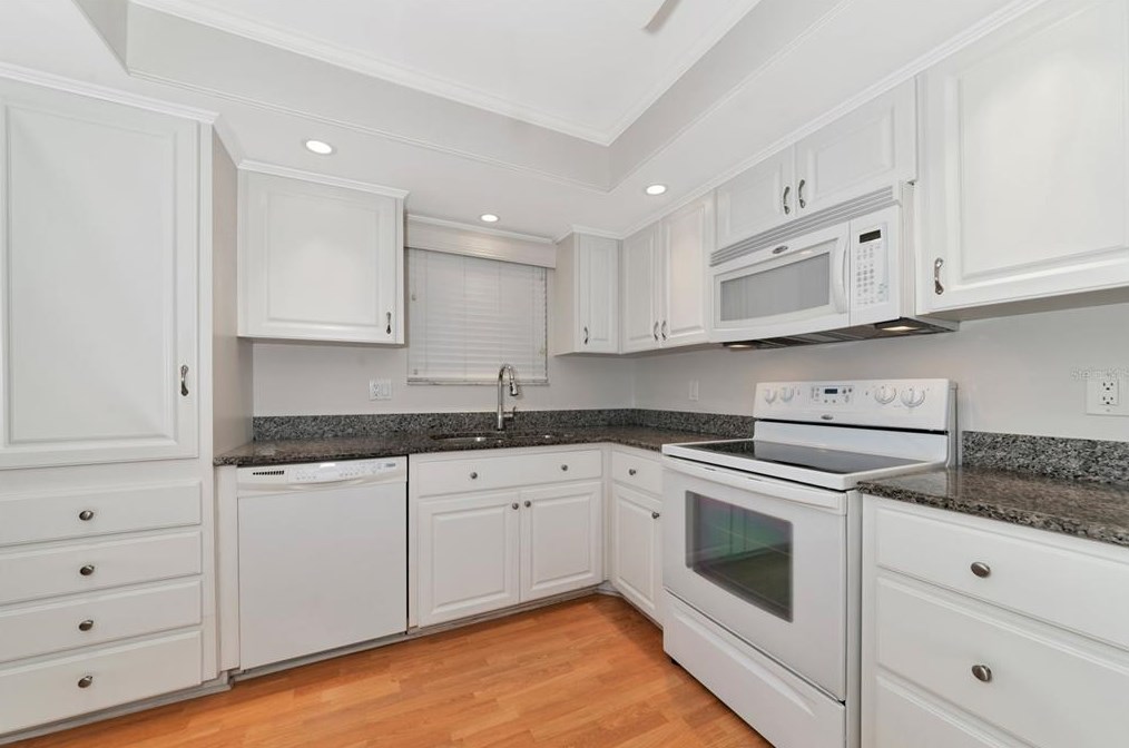 3953 Glen Oaks Dr, Sarasota, FL 34232-1256