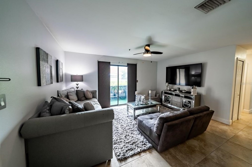 4053 Crockers Lake Blvd #18, Sarasota, FL 34238
