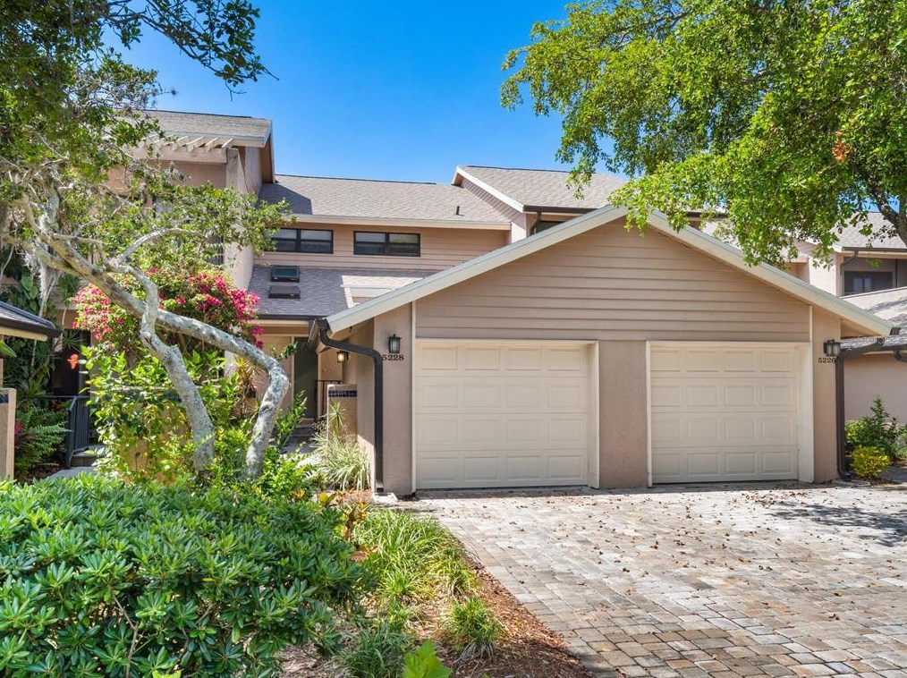 5228 Landings Blvd, Sarasota, FL 34231-9110