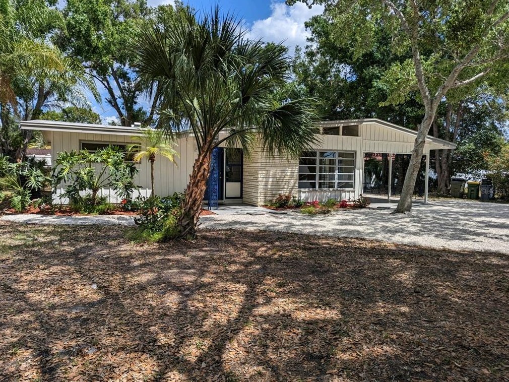 820 N Pompano Ave, Sarasota, FL 34237