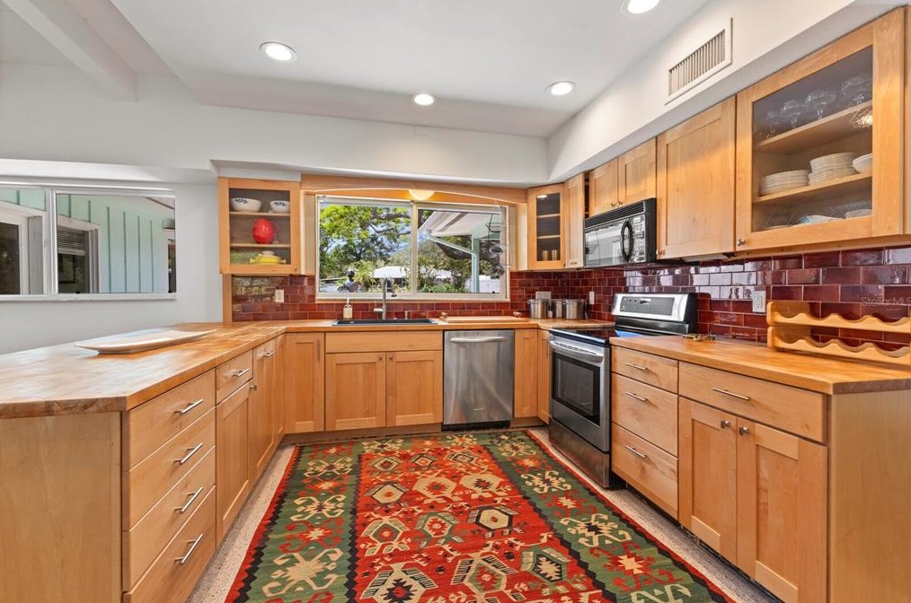 940 Caloosa Dr, Sarasota FL 34234-8322 exterior