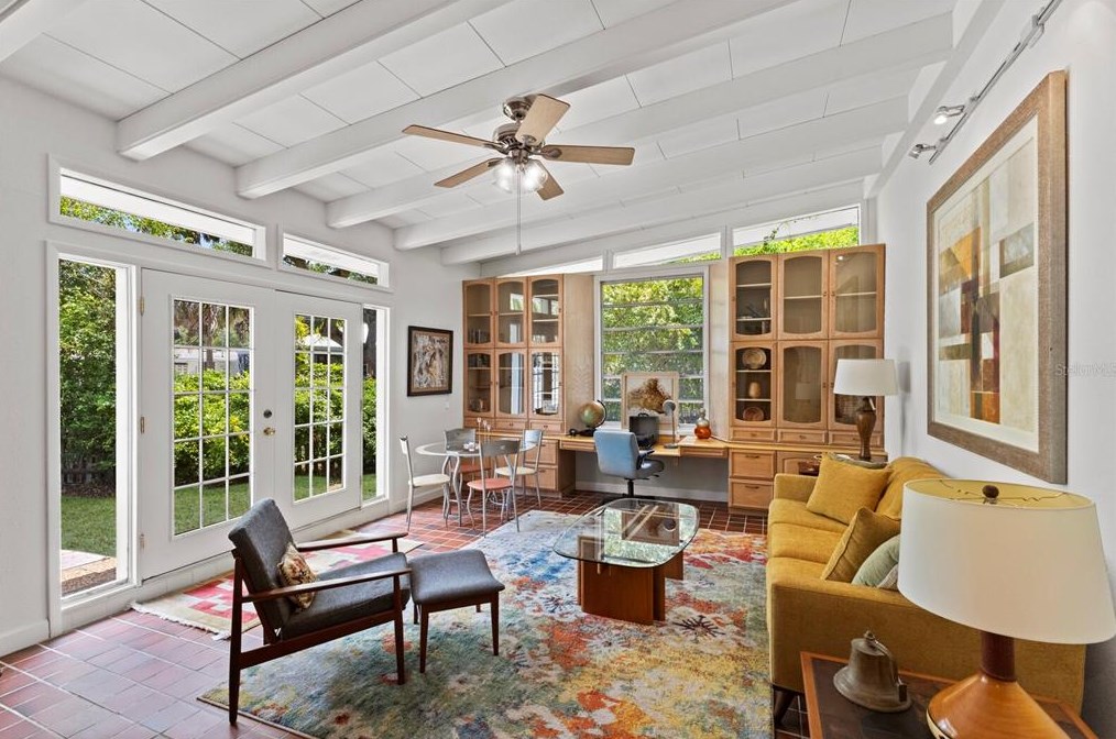 940 Caloosa Dr, Sarasota FL 34234-8322 exterior