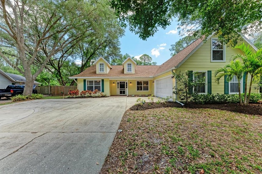907 137th St, Bradenton, FL 34212-9001