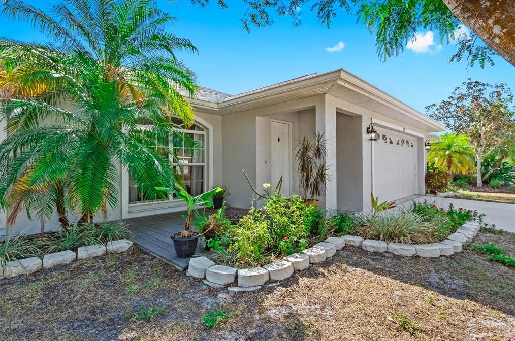 2718 Feiffer Cir, Sarasota, FL 34235