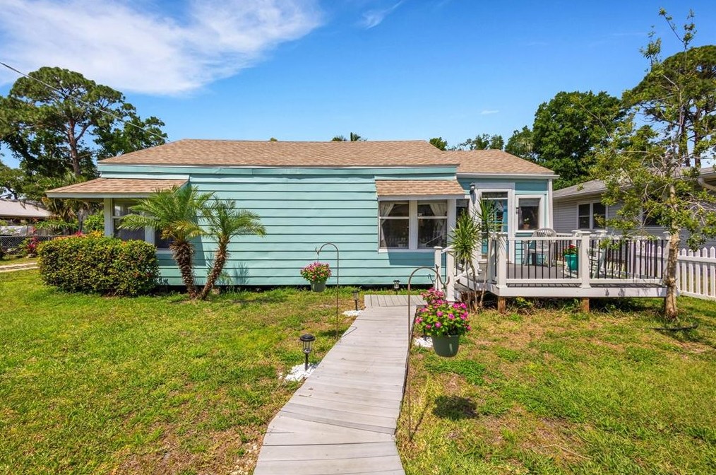 222 36th St W, Bradenton, FL 34205