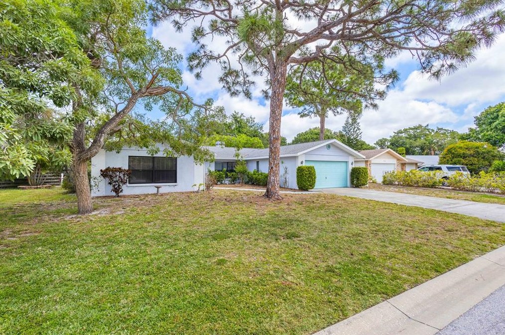 7410 3rd Ave, Bradenton, FL 34209-2265