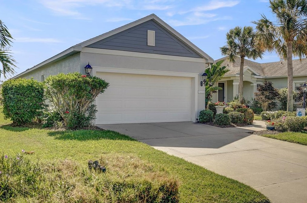 5223 Aqua Breeze Dr, Bradenton, FL 34208-5720