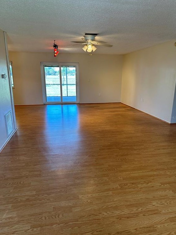 2912 33rd Ave, Bradenton, FL 34208-7569